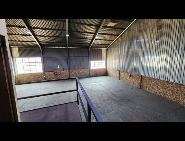 375M² WAREHOUSE TO LET IN ROSSLYN